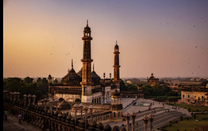 Lucknow : A love story's image